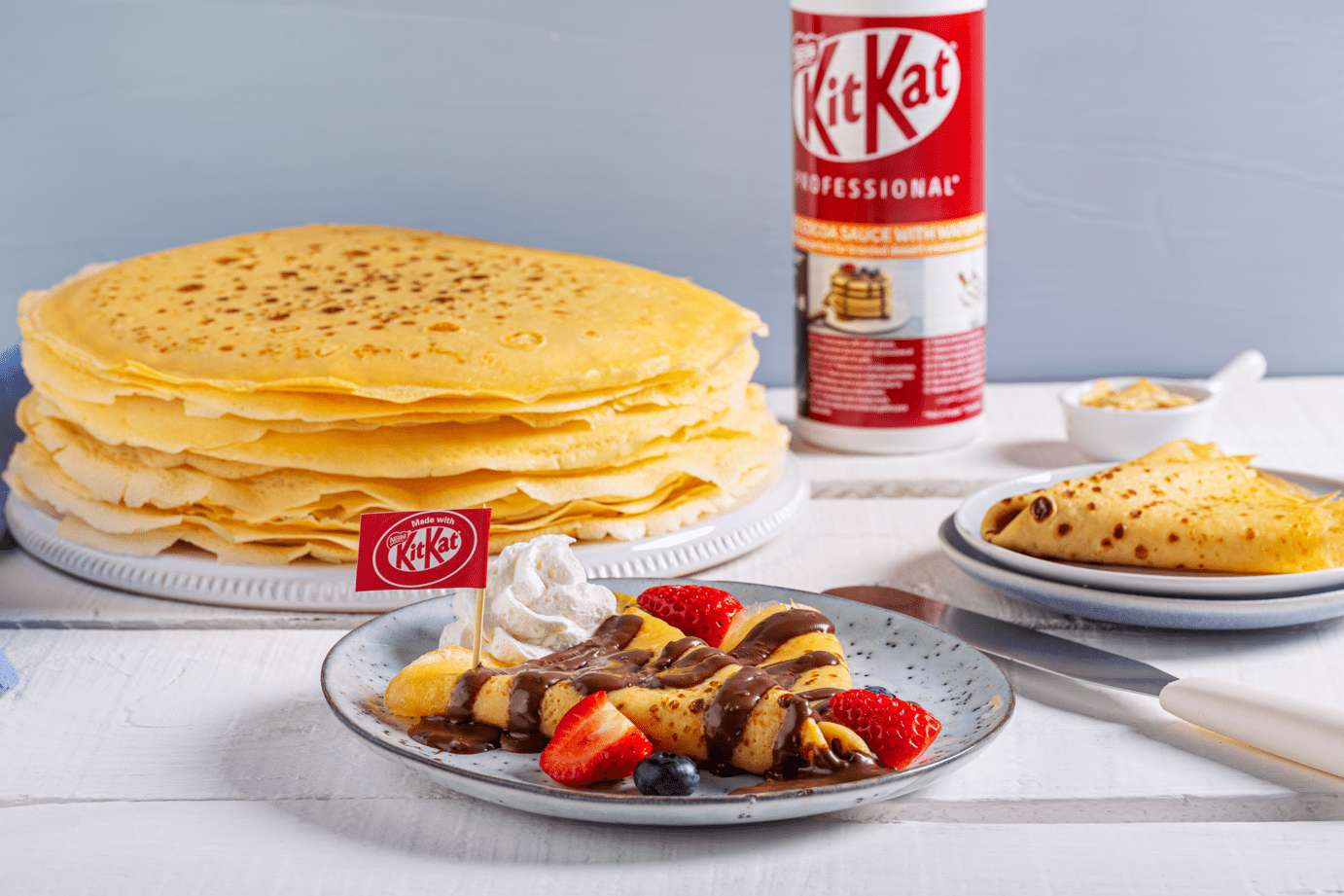 Blyneliai su KitKat padažu